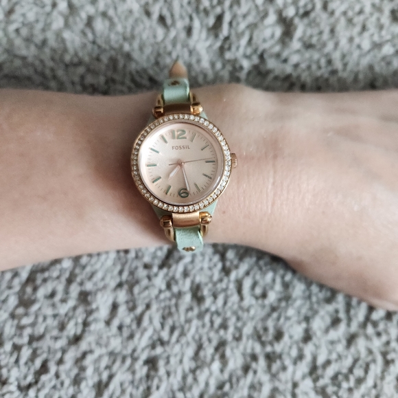 Fossil watch green womans like new - Picture 5 of 8